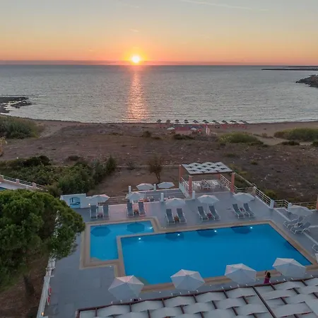 Remetzo Village Hotell 3*