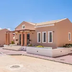 Remetzo Village Ξενοδοχείο 3*