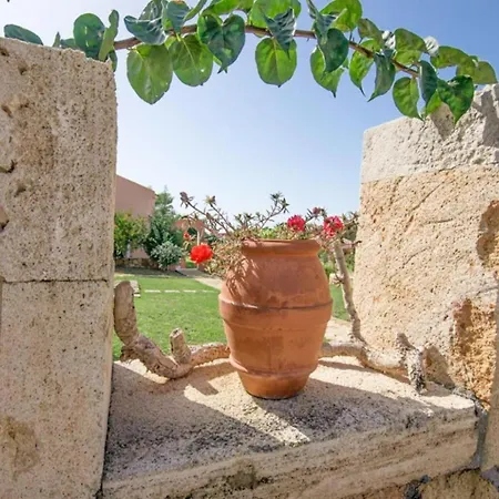Remetzo Village מלון 3*